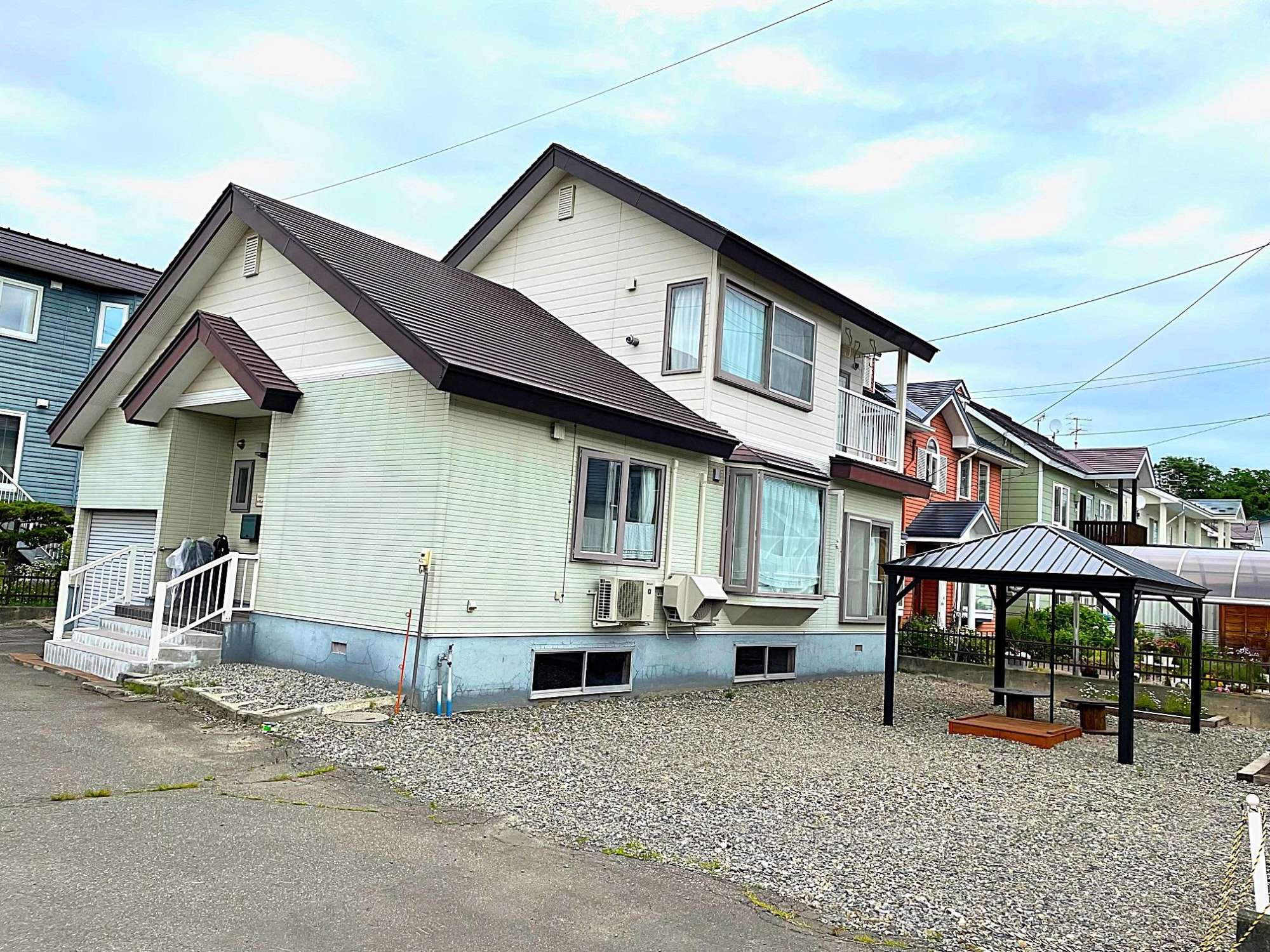 こりす建物、庭