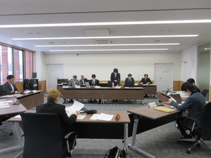 会議室全体を撮影した所管事務調査の様子