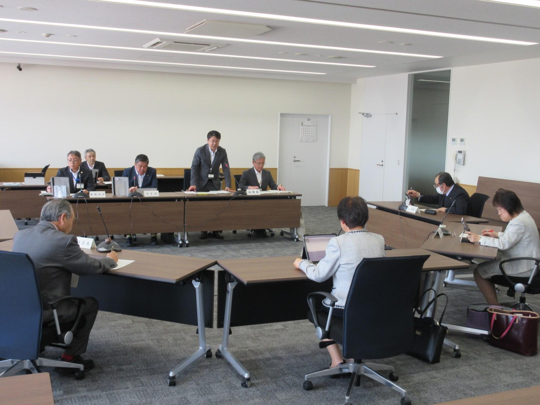 産業建設常任委員会