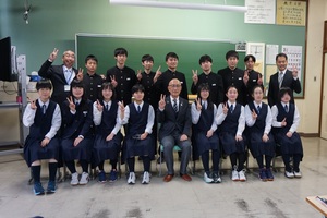 忠類中学校での出前講座の様子 その2