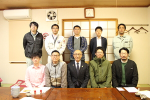 商工会青年部の懇親会の記念写真