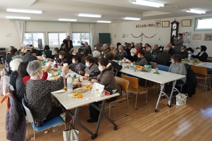 若草長寿会の新年会の様子