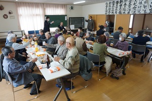 西猿別敬老会の新年会の様子