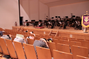 自衛隊第5音楽隊の演奏で行う避難訓練コンサートの様子