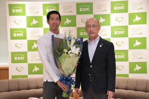 山本幸平選手が東京オリンピック代表内定の報告に来られた際の記念写真