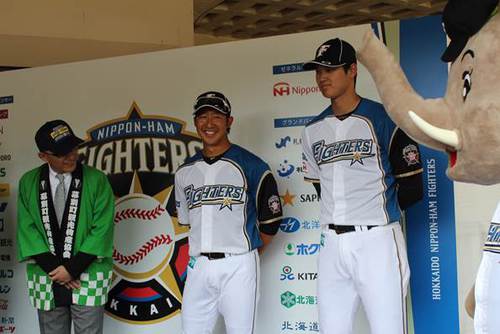 飯田町長から両選手に激励のメッセージ
