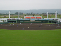 幕別運動公園野球場のグラウンドの写真